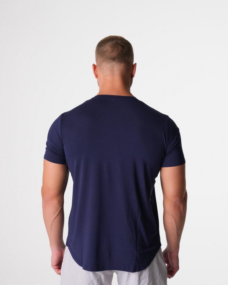 NVGTN Tech Fitted Tee Miesten T Paidat Laivastonsininen | FI054WN